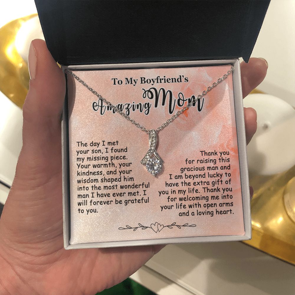 Gifts for Boyfriend's Mom: To My Boyfriend's Mom Necklace, Mother's Day & Birthday Ideas, Message Card Alluring Beauty Present For BF’s Mother. Matched with a thoughtful message card. 