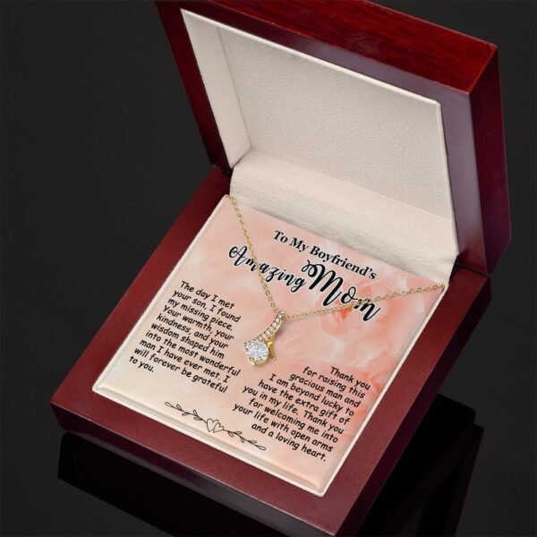 Gifts for Boyfriend's Mom: To My Boyfriend's Mom Necklace, Mother's Day & Birthday Ideas, Message Card Alluring Beauty Present For BF’s Mother. Matched with a thoughtful message card.